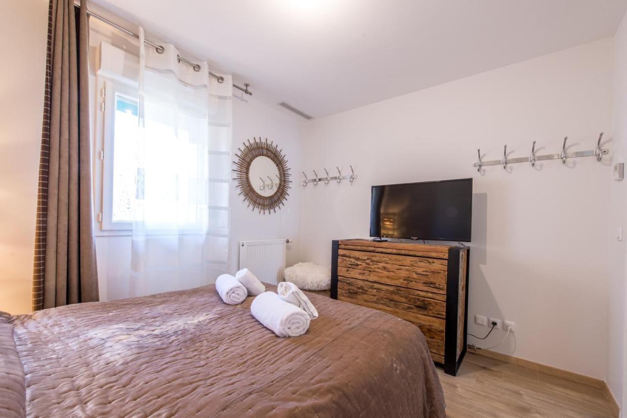 La Maison Du Port, Une Exclusivite Lla Selections By Location Lac Annecy Сен-Жорьо Екстериор снимка